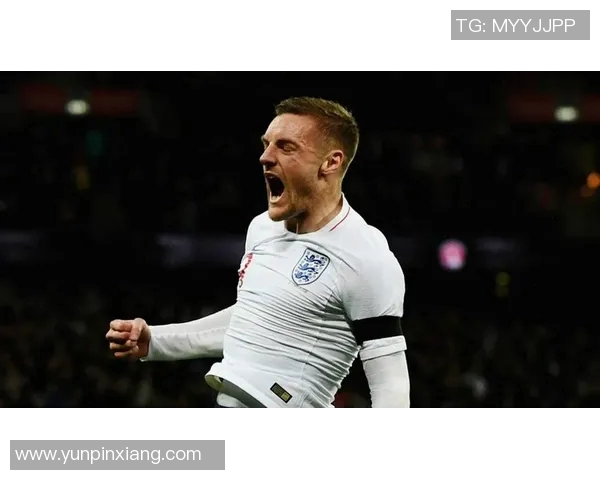 从默默无闻到耀眼星光足球明星崛起背后的奋斗历程与精彩瞬间