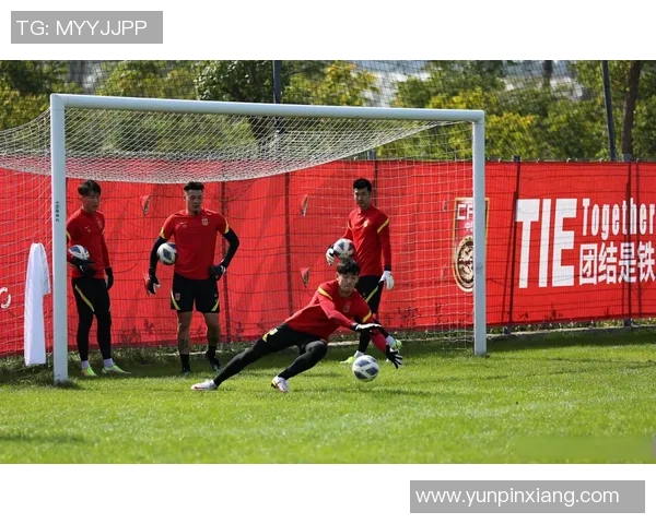 变身足球明星的双人转场之旅探索与挑战的完美结合