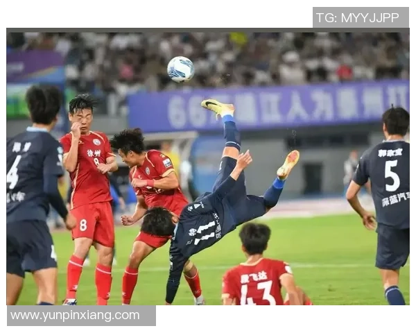 日本足球明星训练视频揭秘精彩瞬间与训练技巧分享 日本足球明星训练视频揭秘精彩瞬间与训练技巧分享