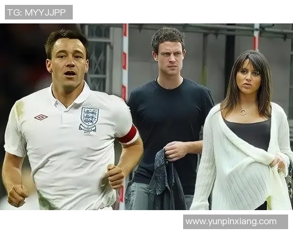 足球明星与记者女友亲密互动引发热议网友纷纷围观评论不断 足球明星与记者女友亲密互动引发热议网友纷纷围观评论不断